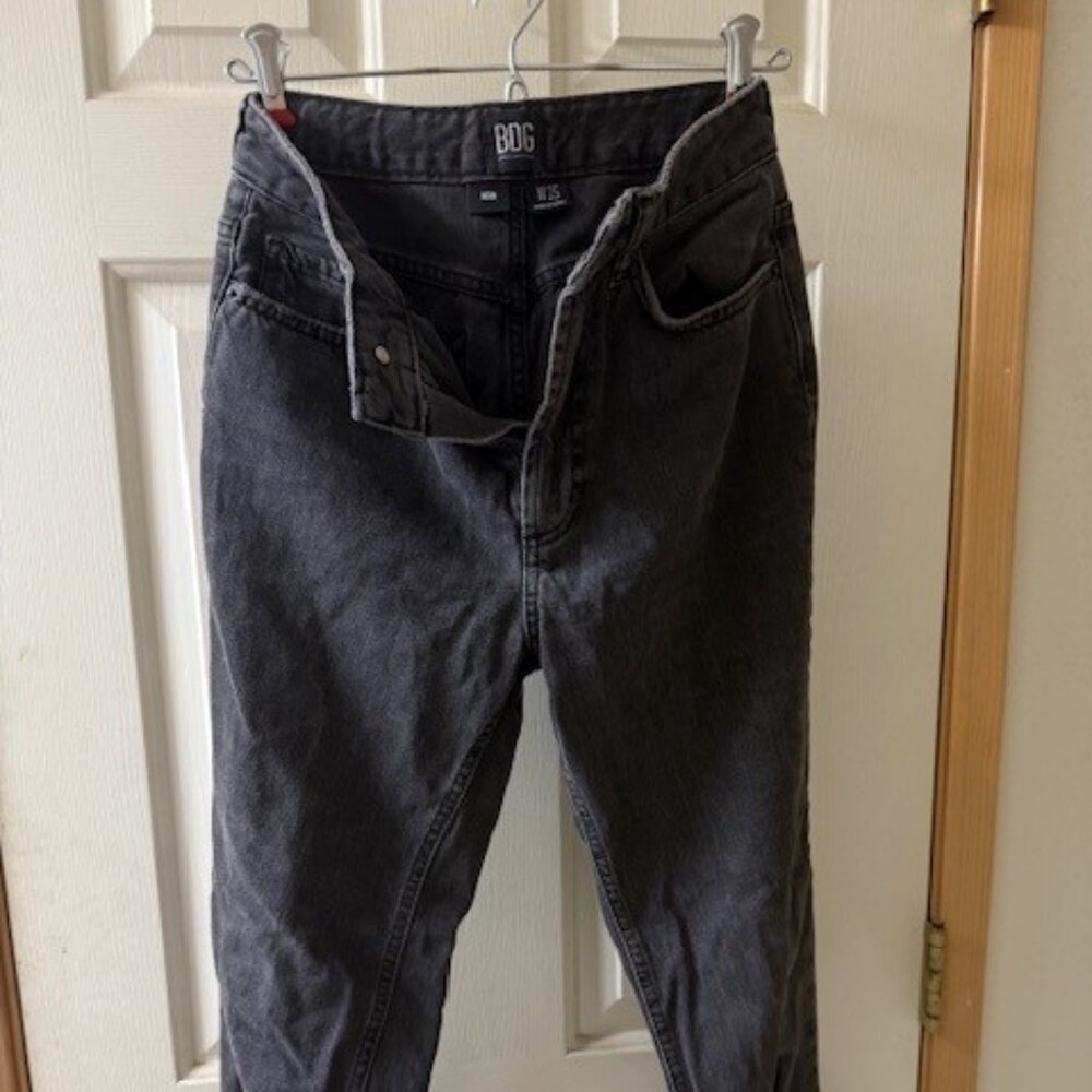 URBAN OUTFITTERS BDG MOM Black High Rise Jeans